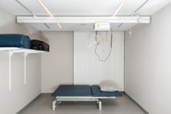 Ceiling hoist - with motor fixed on the rail ; Traverse Rail - Handi-Move Patient lift hoist